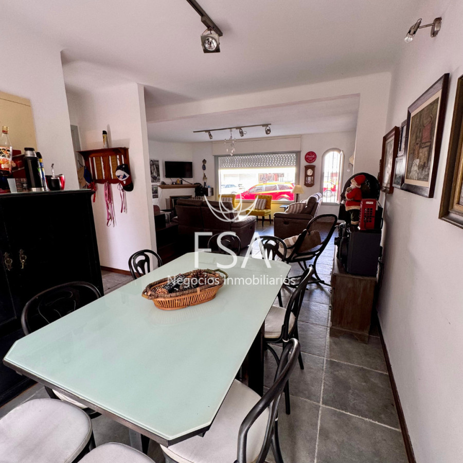 Casa ID.390 - Venta Casa 4 Dormitorios Barbacoa Piscina Península Punta del Este Maldonado G 