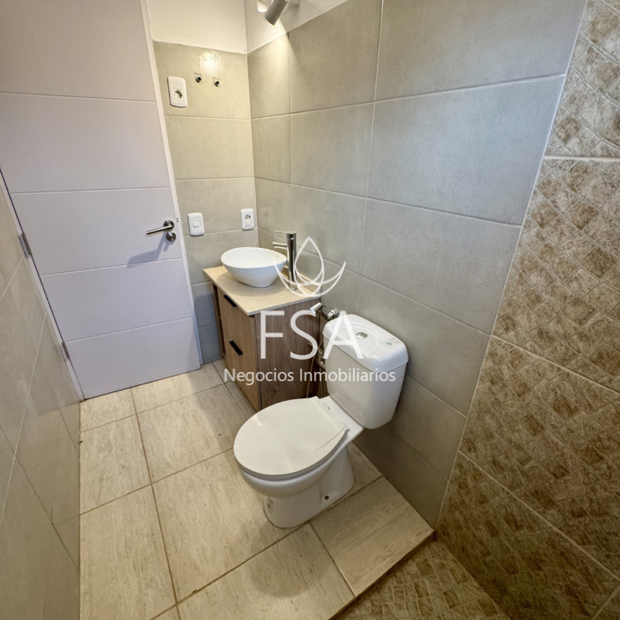 Casa ID.453 - Venta Casa Reciclada 3 Dormitorios 2 Baños Suite Vestidor Parrillero Las Toscas Sur Canelones G