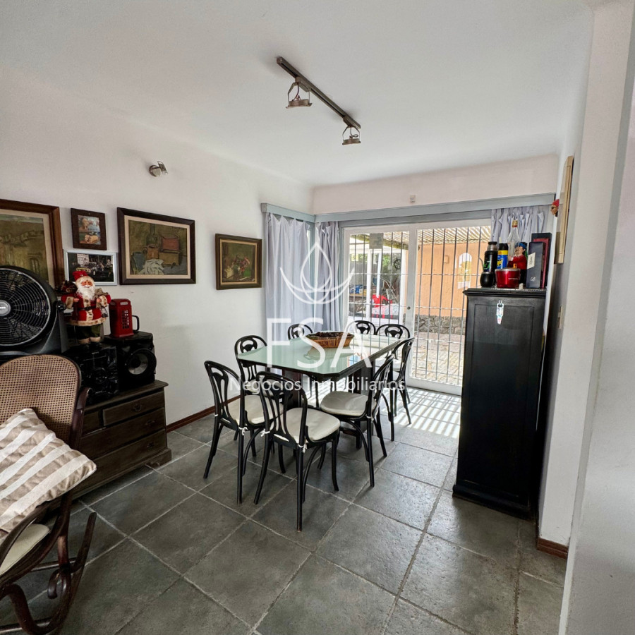 Casa ID.390 - Venta Casa 4 Dormitorios Barbacoa Piscina Península Punta del Este Maldonado G 