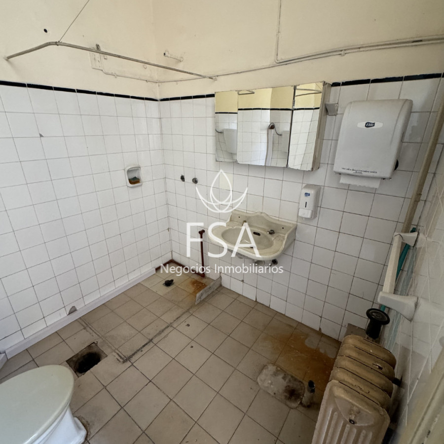 Casa ID.449 - Alquiler Casa  Padron Unico 10 Habitaciones 3 Baños Cordón Montevideo E