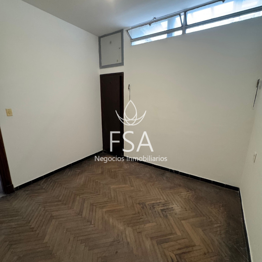 Casa ID.514 - Alquiler Casa 4 Dormitorios 2 baños Patio Estufa Buceo Montevideo E