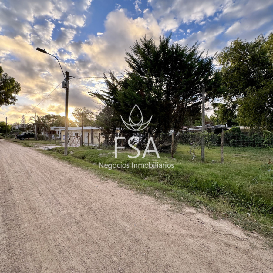 Casa ID.453 - Venta Casa Reciclada 3 Dormitorios 2 Baños Suite Vestidor Parrillero Las Toscas Sur Canelones G