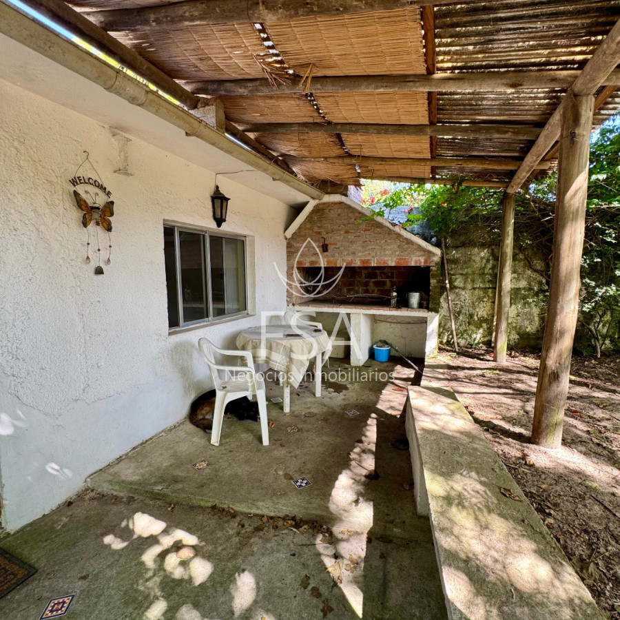 Casa ID.494 - Venta Casa 2 Dormitorios + Monoambiente Con Renta Villa Argentina Parrillero Padrón Unico G