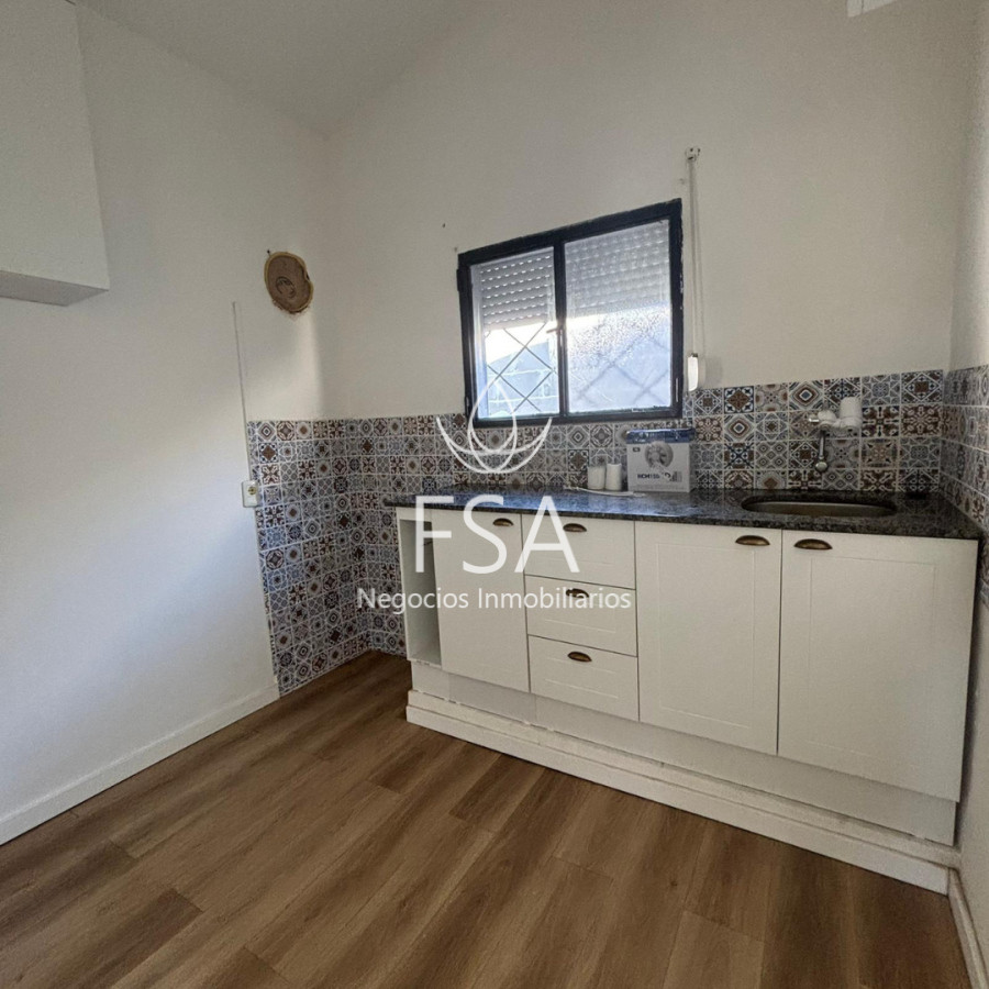 Casa ID.356 - Alquiler Casa 2 Dormitorios Fondo Cercado Estufa a leña El Pinar Canelones F