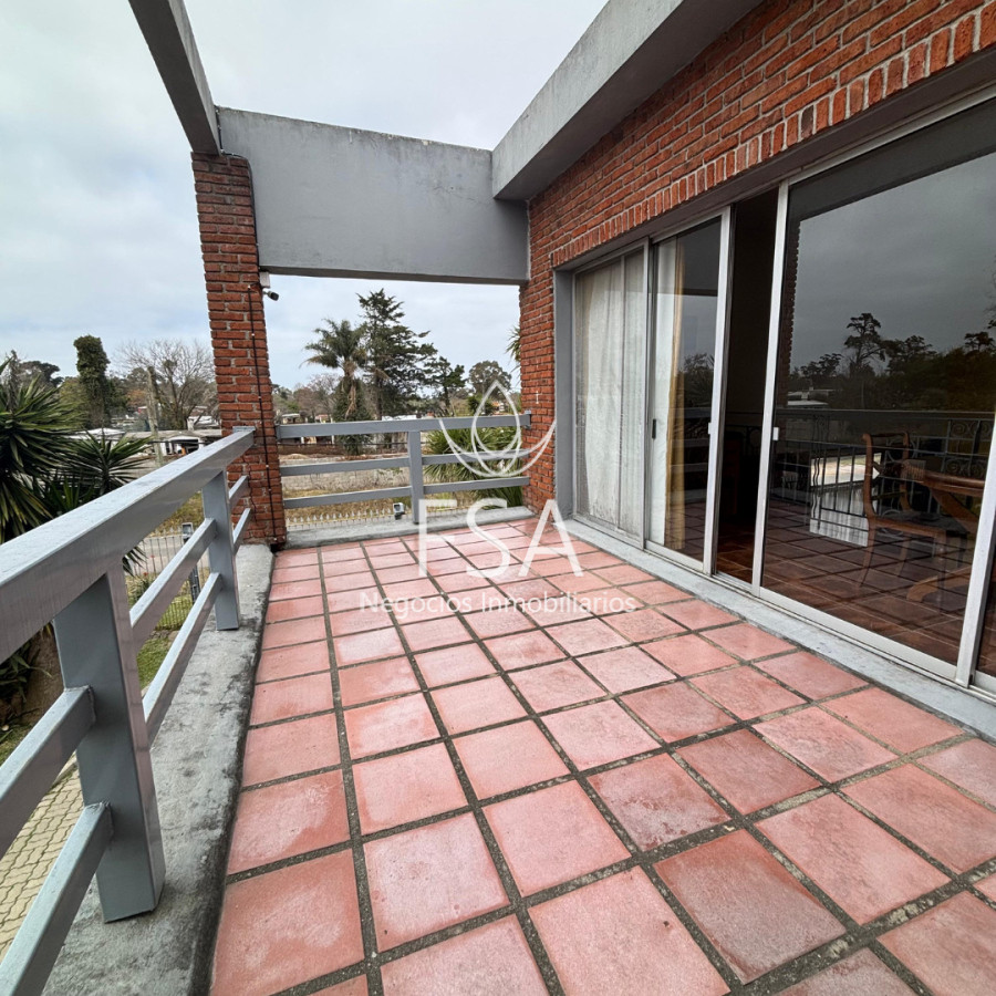Casa ID.345 - Venta Casa 3 Dormitorios Piscina Climatizada Garaje Lagomar Norte Ciudad de la Costa Canelones F