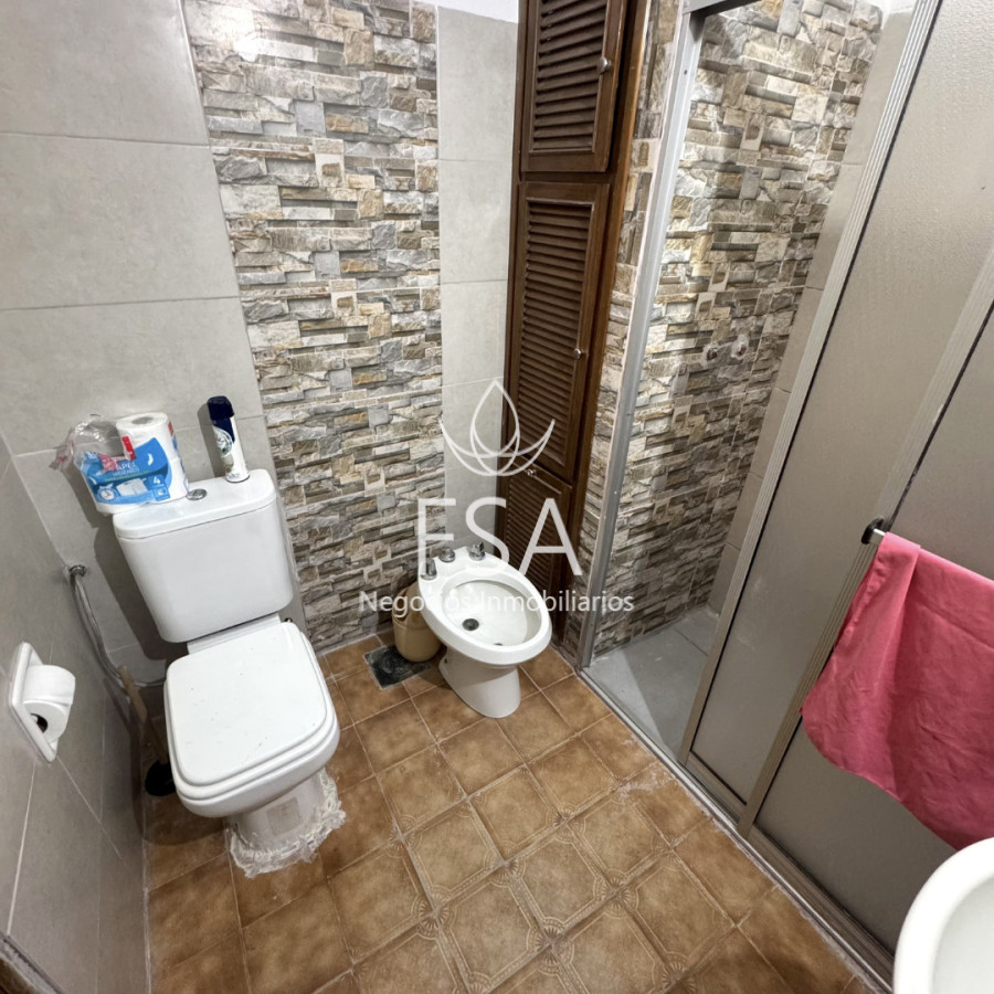 Casa ID.495 - Venta Casa 4 Dormitorios 2 Baños Garaje La Blanqueada Montevideo E
