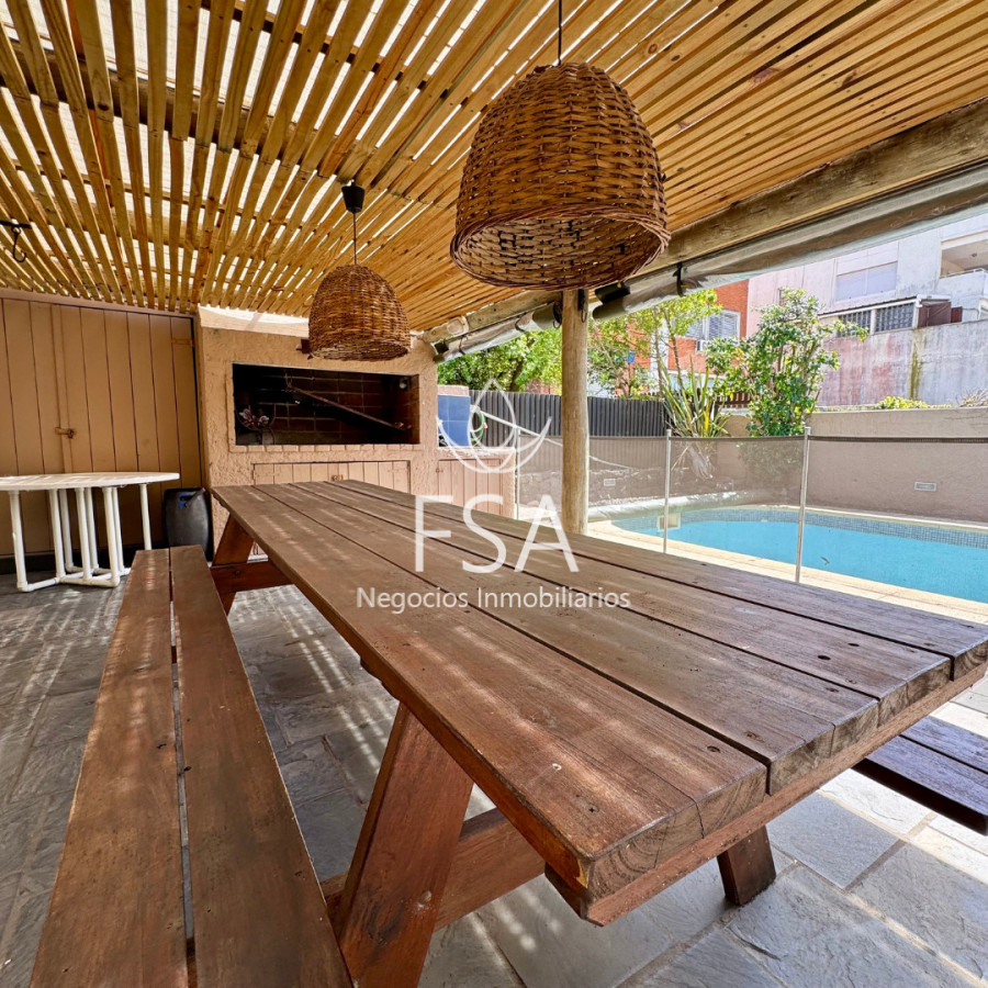Casa ID.390 - Venta Casa 4 Dormitorios Barbacoa Piscina Península Punta del Este Maldonado G 