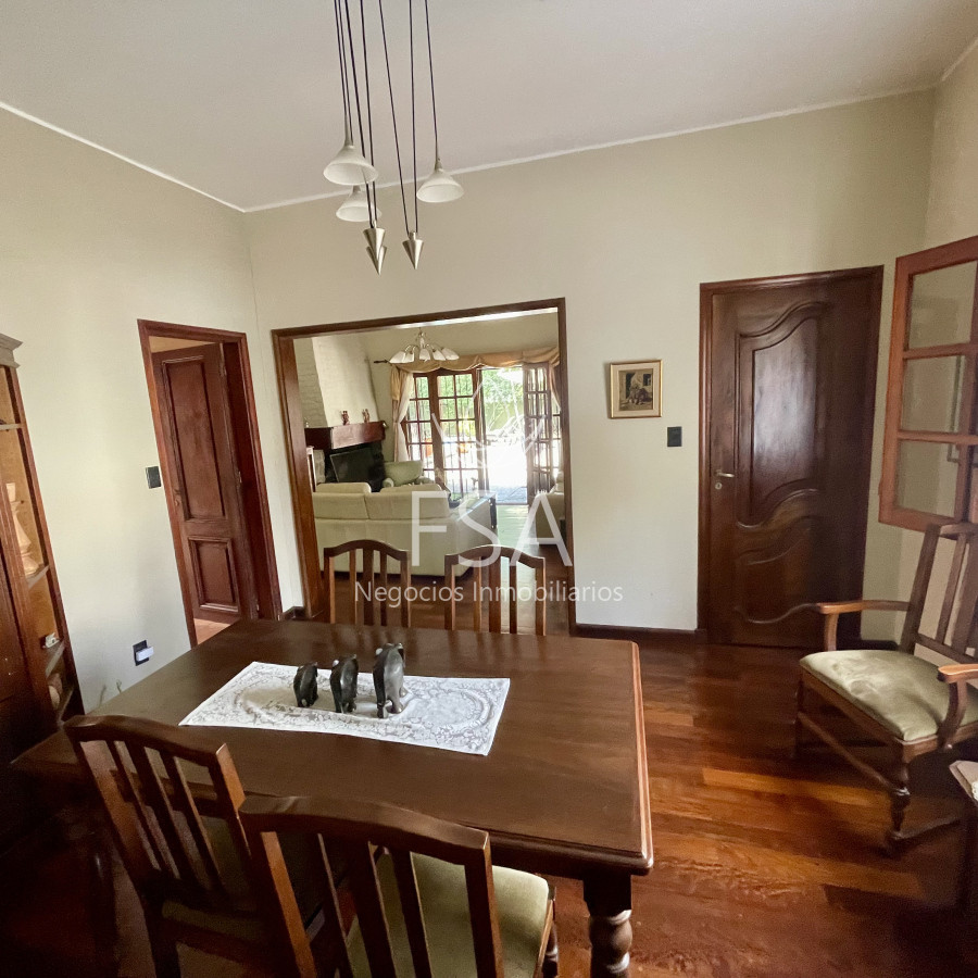 Casa ID.165 - Venta Casa 4 Dormitorios 3 Baños Piscina Parrillero Garaje Parque Batlle Montevideo St