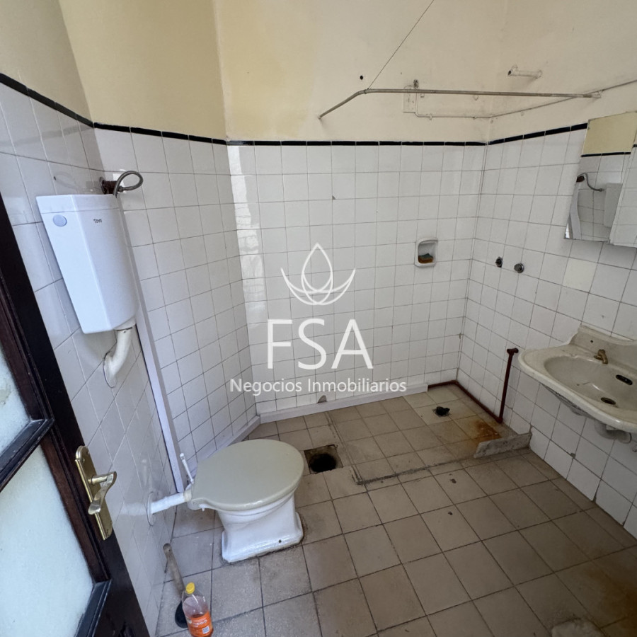 Casa ID.449 - Alquiler Casa  Padron Unico 10 Habitaciones 3 Baños Cordón Montevideo E