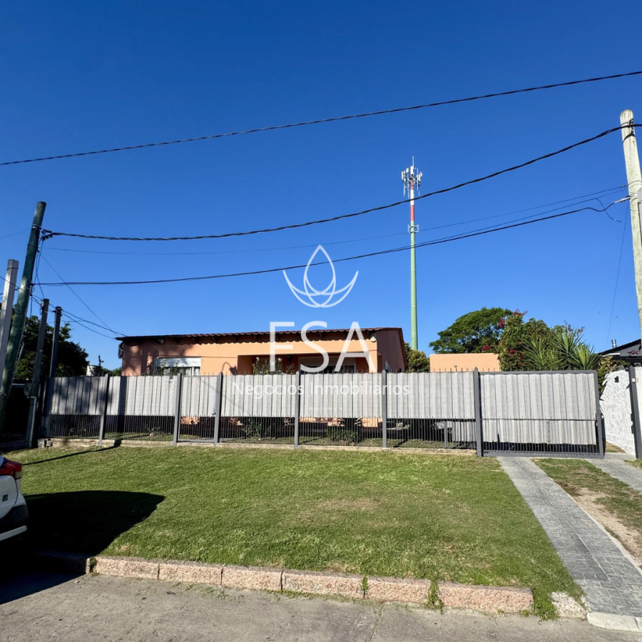 Casa ID.464 - Venta Casa Pronta Para Entrar Dos Dormitorios Barbacoa Garaje La Paz Canelones G