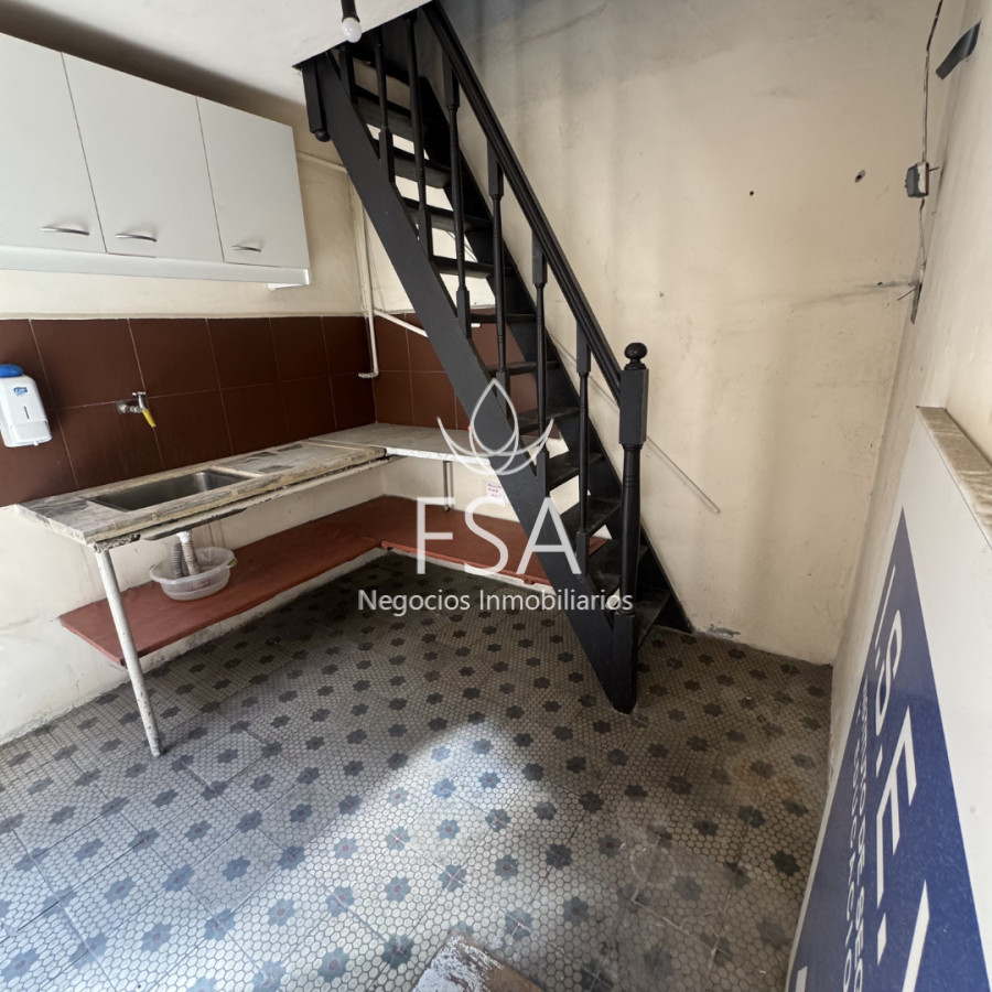 Casa ID.449 - Alquiler Casa  Padron Unico 10 Habitaciones 3 Baños Cordón Montevideo E