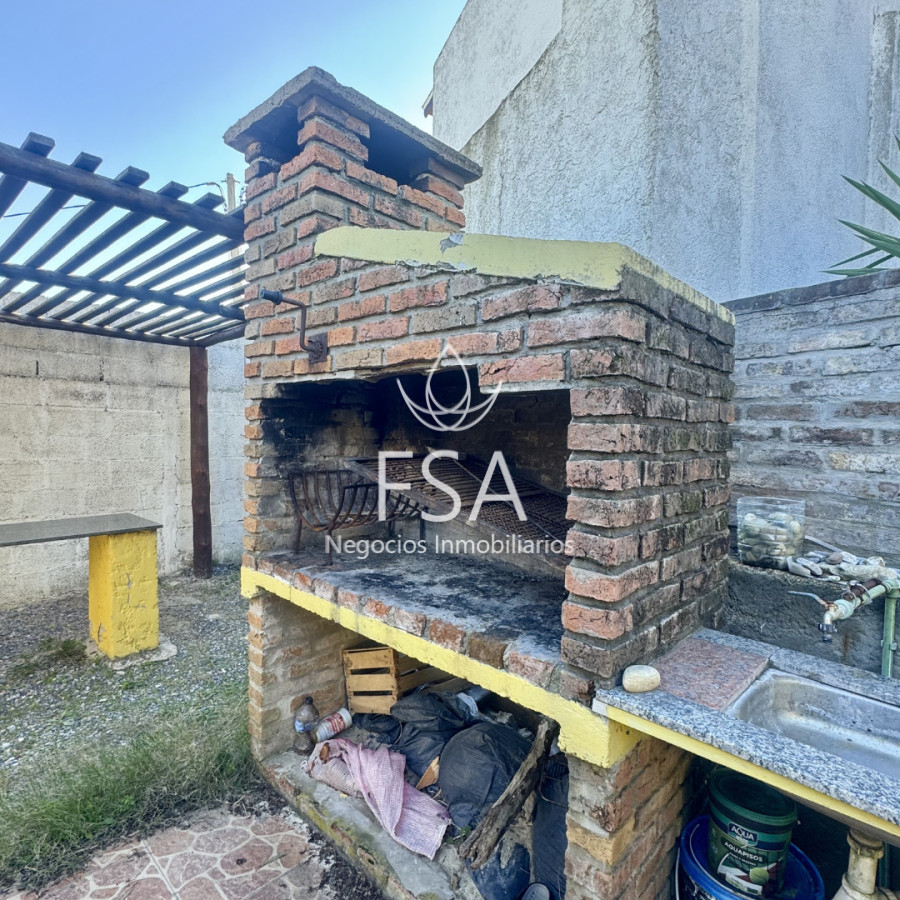 Casa ID.491 - Alquiler Casa 2 Dormitorios Parrillero Amoblada Frente al Mar Balneario Los Titanes Canelones