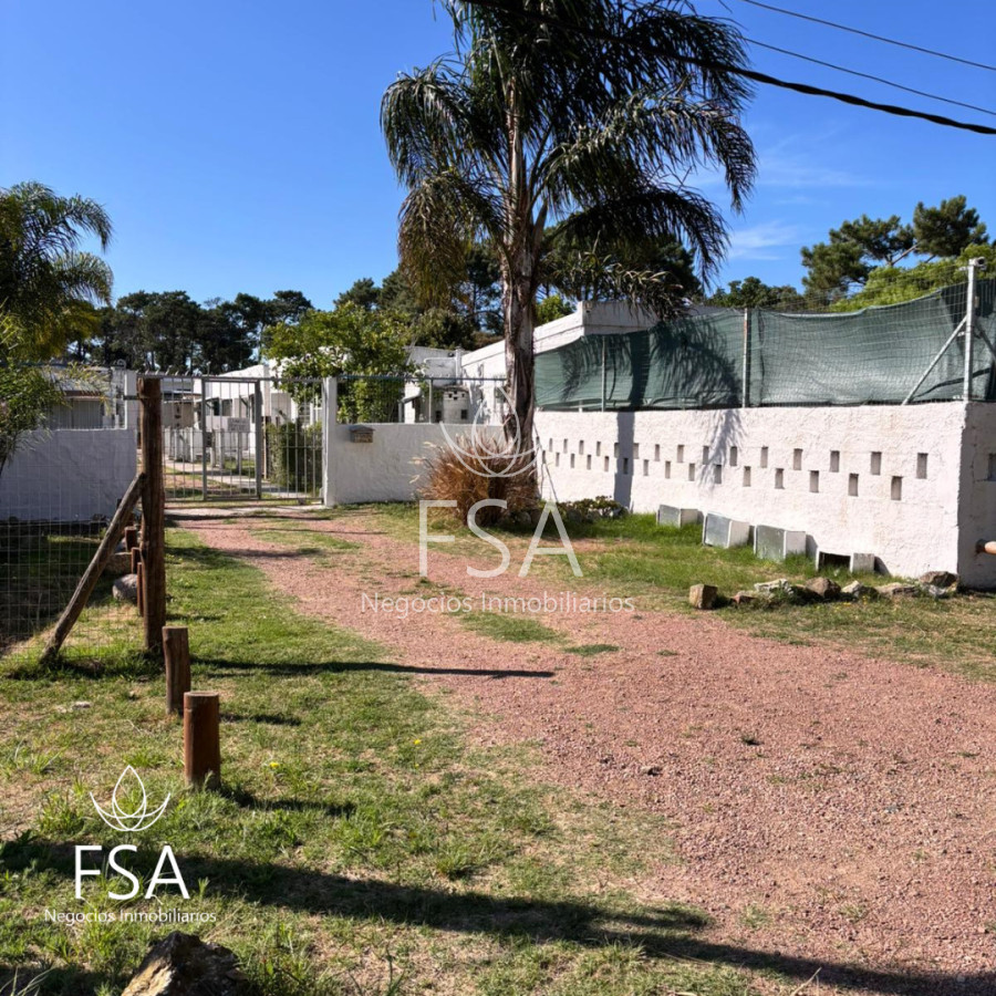 Casa ID.518 - Alquiler Casa en complejo 1 Dormitorio 1 baño Patio Lomas de Solymar Sur F