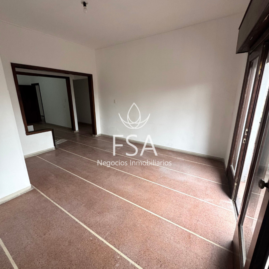 Casa ID.514 - Alquiler Casa 4 Dormitorios 2 baños Patio Estufa Buceo Montevideo E
