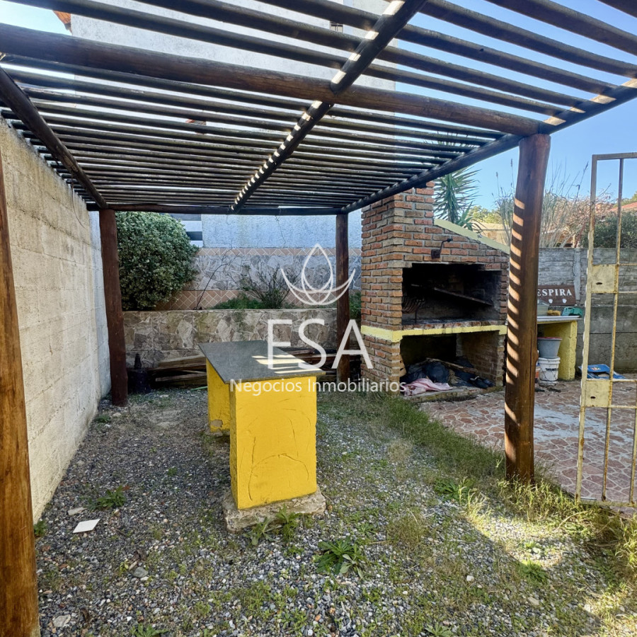 Casa ID.491 - Alquiler Casa 2 Dormitorios Parrillero Amoblada Frente al Mar Balneario Los Titanes Canelones