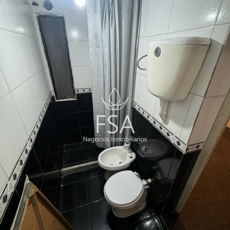 Casa ID.96 - Venta Casa + Local 3 Dormitorios 3 Baños Cordón Montevideo E