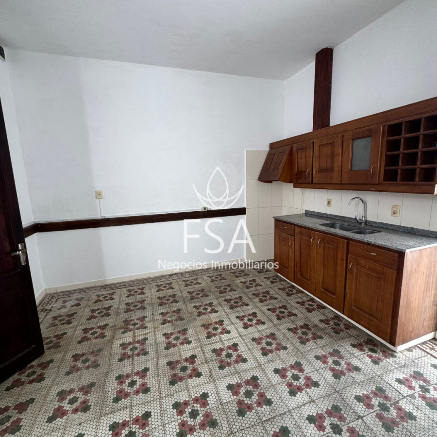 Casa ID.400 - Venta Casa en PH 3+1 Dormitorios Azotea Bella Vista Montevideo E