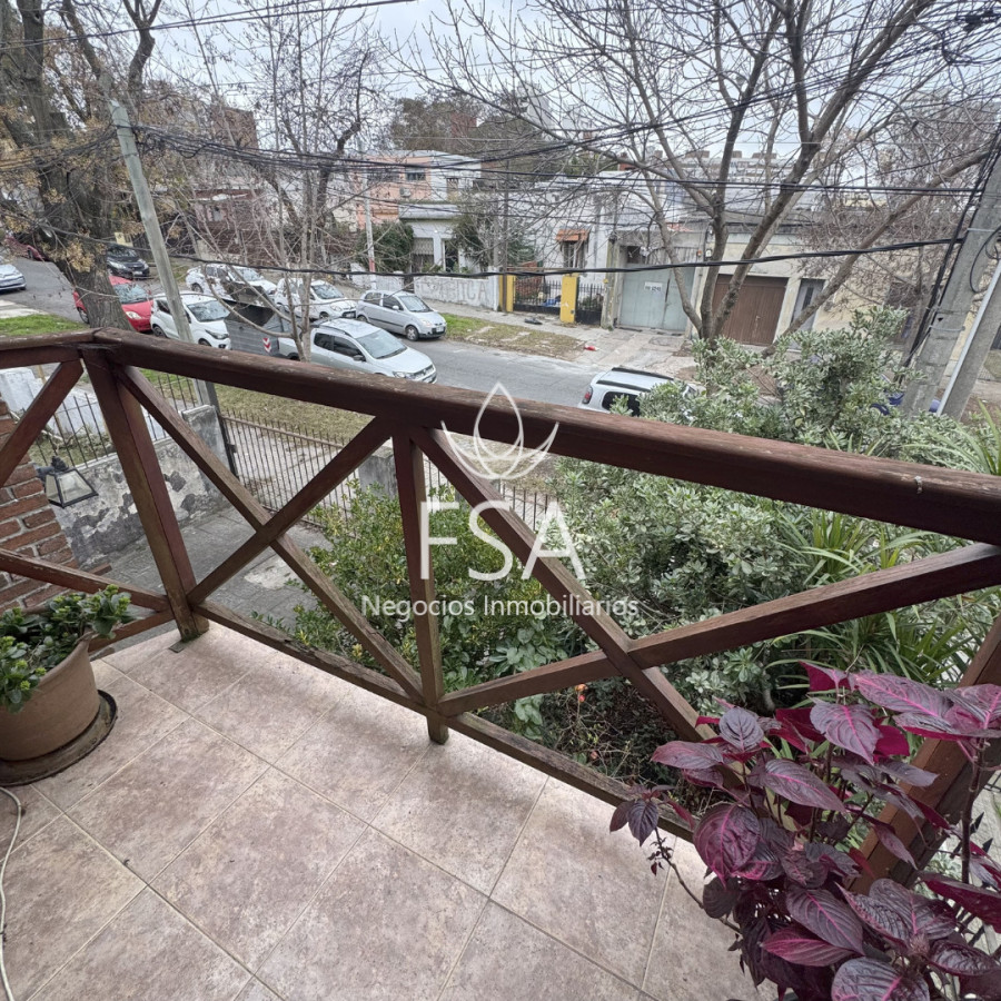Casa ID.495 - Venta Casa 4 Dormitorios 2 Baños Garaje La Blanqueada Montevideo E