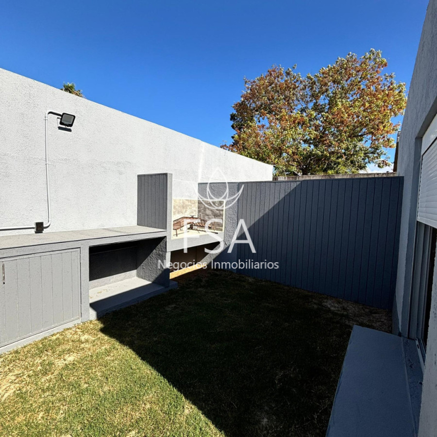 Casa ID.458 - Alquiler Casa PH 1 Dormitorio 1 Baño Patio Parrillero Médanos de Solymar Sur F 