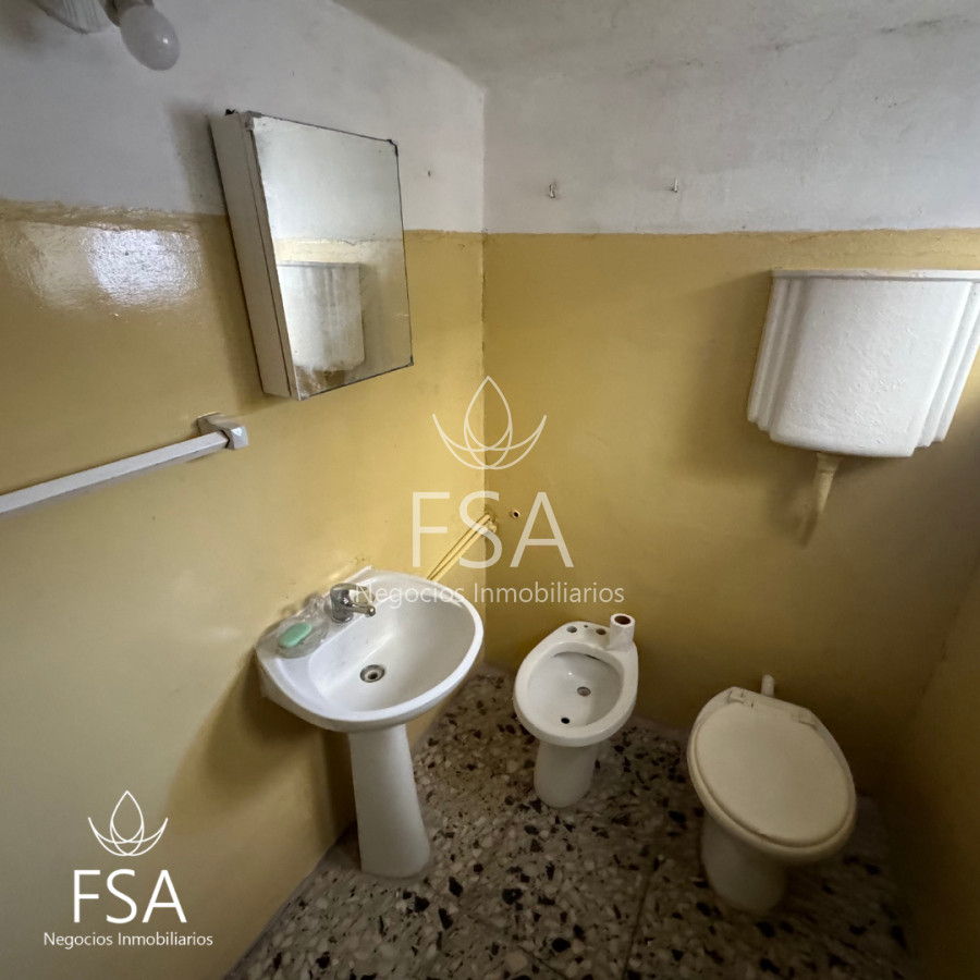 Casa ID.77 - Venta Casa en PH 2 Dormitorios Al Frente Unión Montevideo E