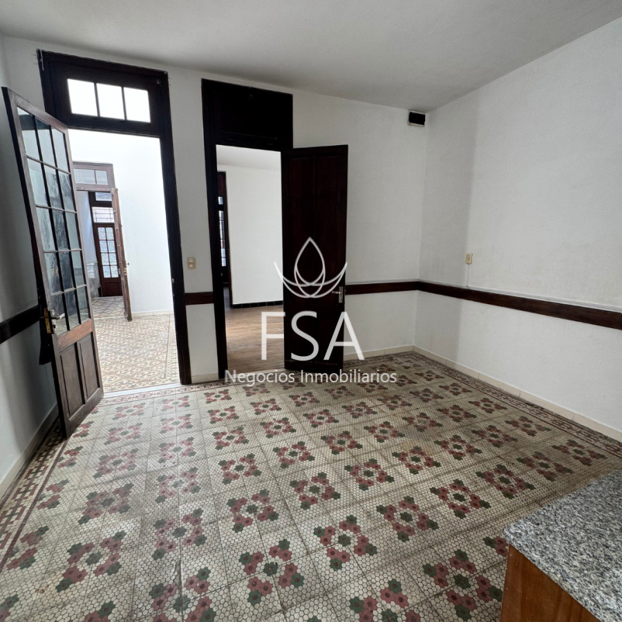 Casa ID.400 - Venta Casa en PH 3+1 Dormitorios Azotea Bella Vista Montevideo E