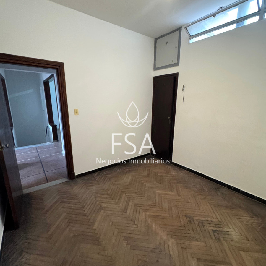 Casa ID.514 - Alquiler Casa 4 Dormitorios 2 baños Patio Estufa Buceo Montevideo E