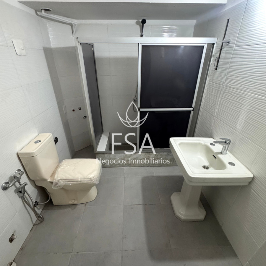 Casa ID.514 - Alquiler Casa 4 Dormitorios 2 baños Patio Estufa Buceo Montevideo E