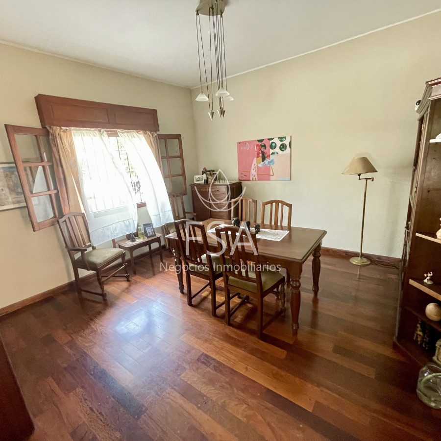 Casa ID.165 - Venta Casa 4 Dormitorios 3 Baños Piscina Parrillero Garaje Parque Batlle Montevideo St