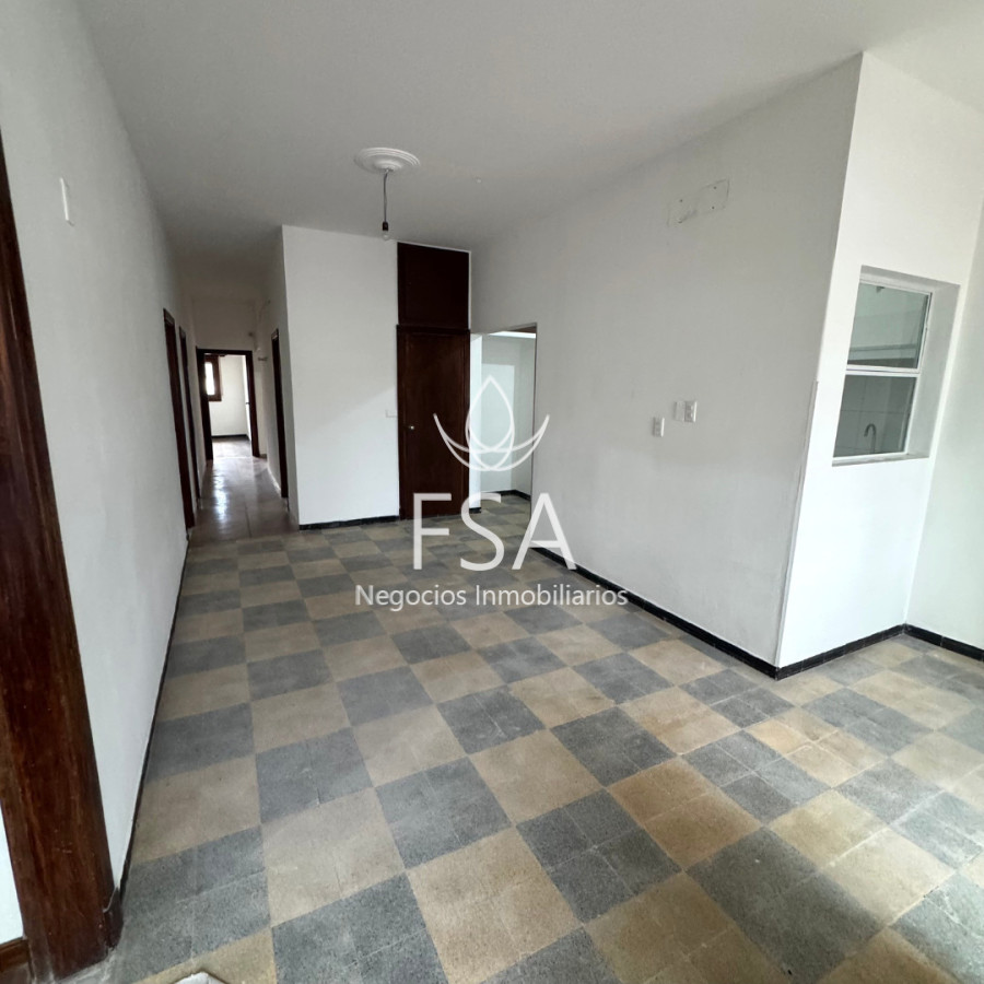 Casa ID.514 - Alquiler Casa 4 Dormitorios 2 baños Patio Estufa Buceo Montevideo E