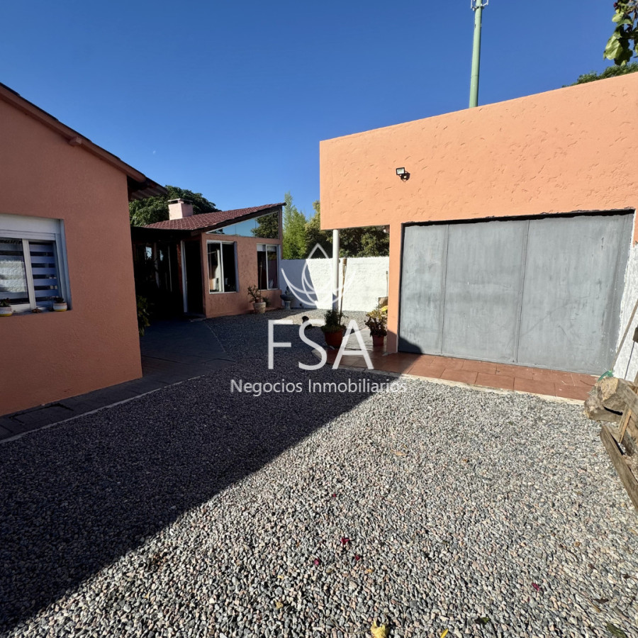 Casa ID.464 - Venta Casa Pronta Para Entrar Dos Dormitorios Barbacoa Garaje La Paz Canelones G