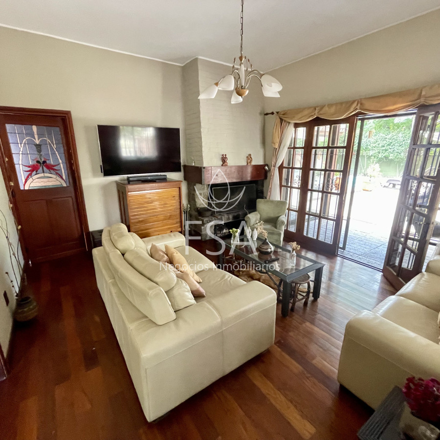 Casa ID.165 - Venta Casa 4 Dormitorios 3 Baños Piscina Parrillero Garaje Parque Batlle Montevideo St