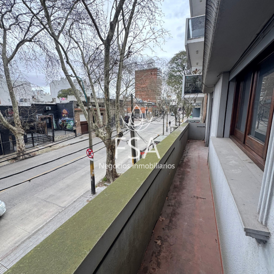 Casa ID.514 - Alquiler Casa 4 Dormitorios 2 baños Patio Estufa Buceo Montevideo E