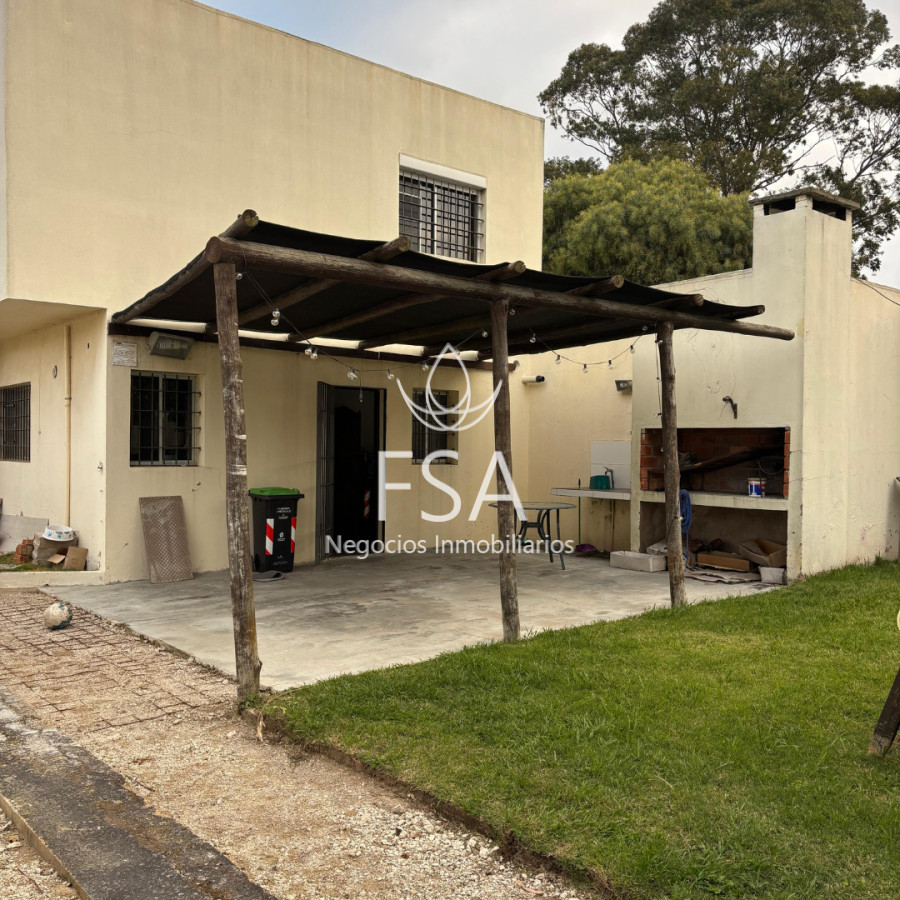 Casa ID.401 - Alquiler Casa 3 Dormitorios 3 Baños Jardín Garaje Solymar Sur F