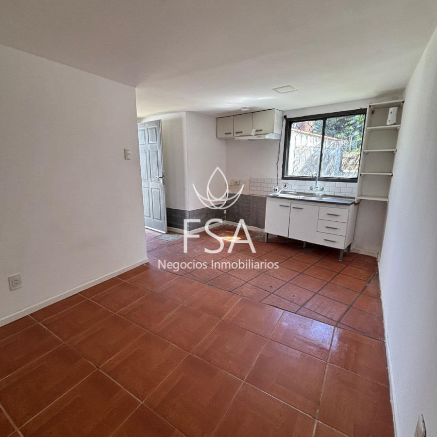 Casa ID.406 - Alquiler Monoambiente Patio privado Lomas de Solymar Sur F