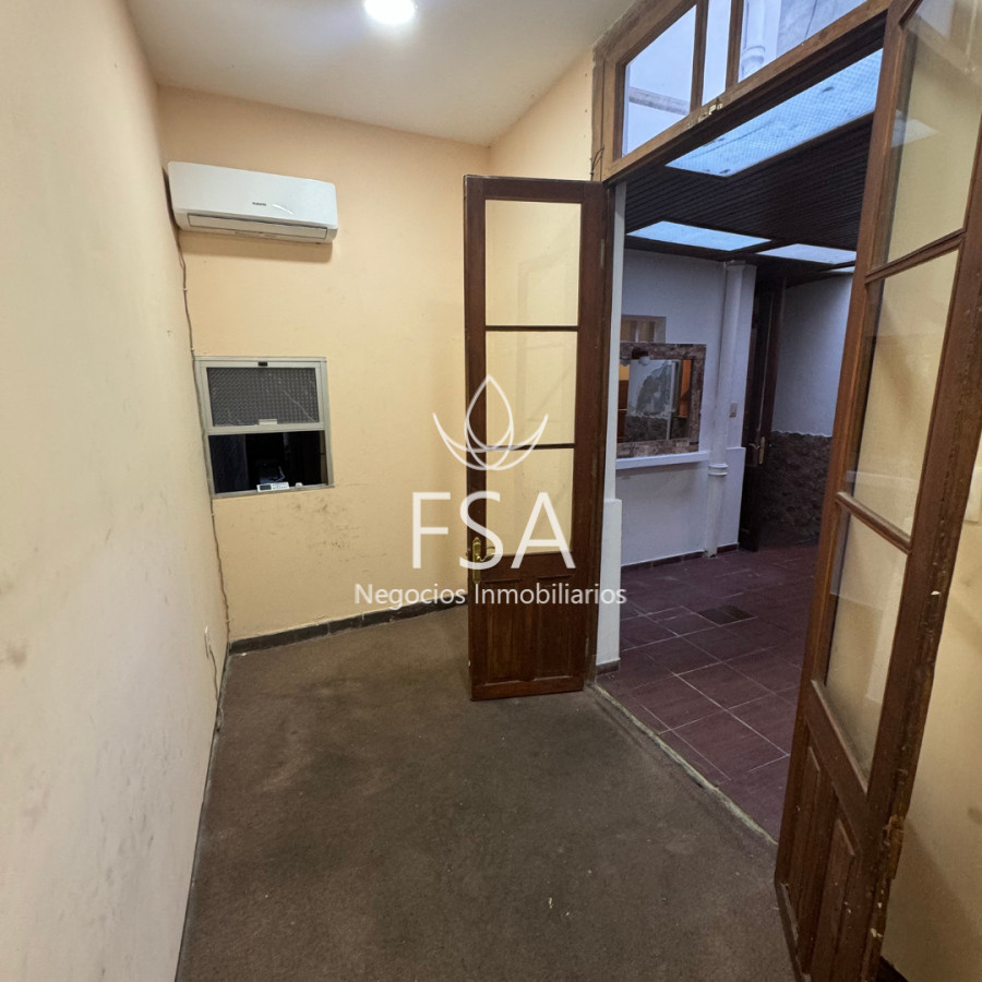 Casa ID.96 - Venta Casa + Local 3 Dormitorios 3 Baños Cordón Montevideo E