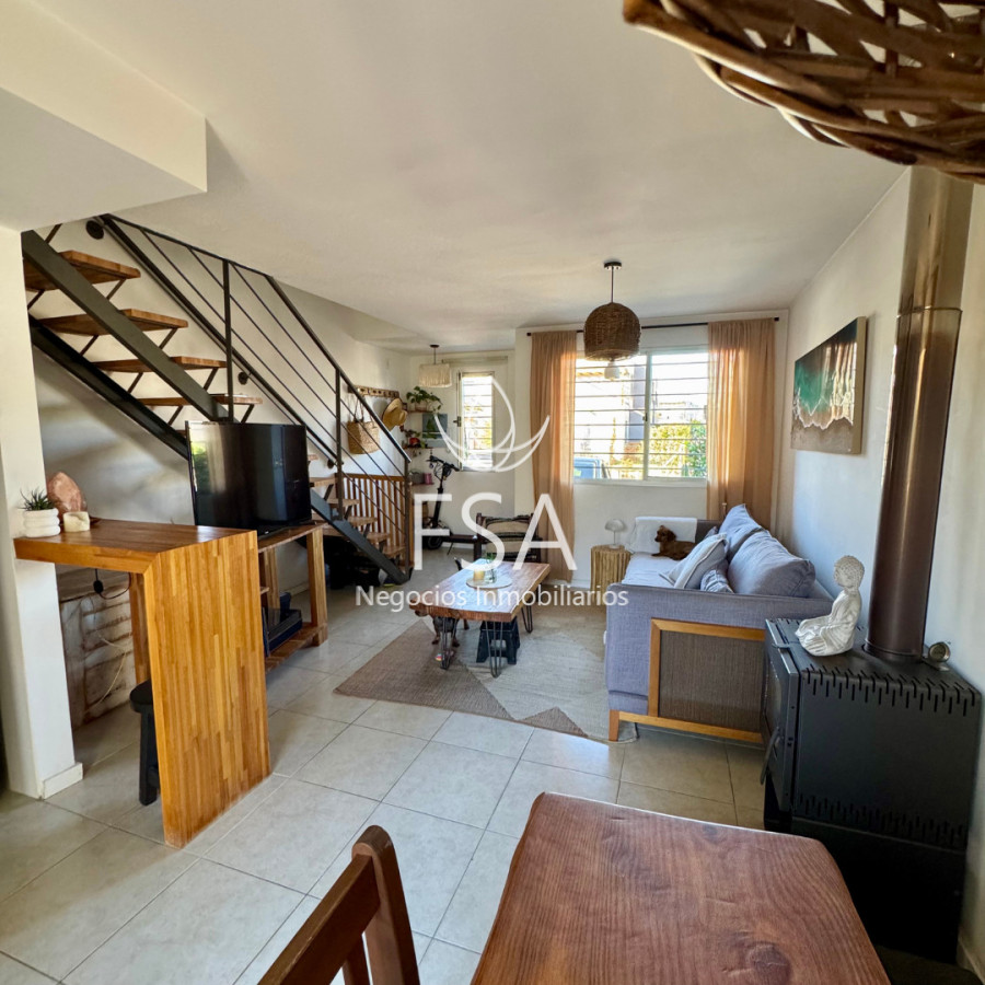 Casa ID.440 - Venta Casa en Complejo Aires 2 Dormitorios Cochera Patio Lagomar Ciudad de la Costa Canelones G