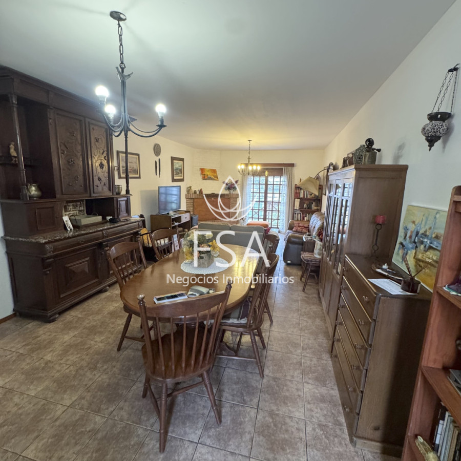 Casa ID.495 - Venta Casa 4 Dormitorios 2 Baños Garaje La Blanqueada Montevideo E