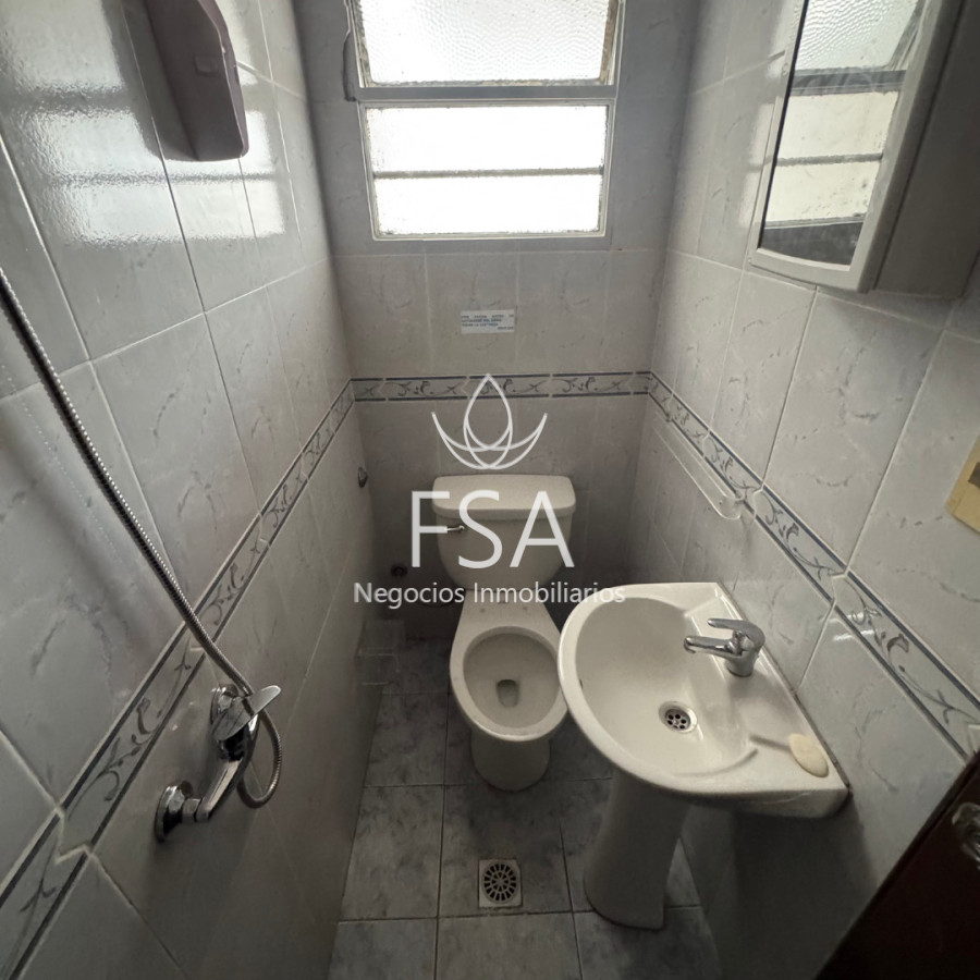 Casa ID.514 - Alquiler Casa 4 Dormitorios 2 baños Patio Estufa Buceo Montevideo E