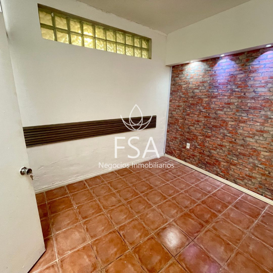 Casa ID.415 - Alquiler Casa 4 Dormitorios Garage Parrillero Jacinto Vera Montevideo St