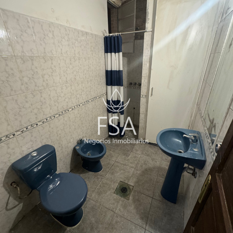 Casa ID.96 - Venta Casa + Local 3 Dormitorios 3 Baños Cordón Montevideo E