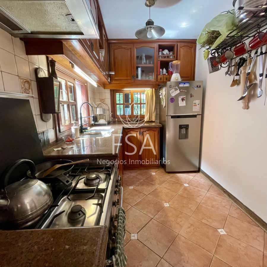 Casa ID.165 - Venta Casa 4 Dormitorios 3 Baños Piscina Parrillero Garaje Parque Batlle Montevideo St