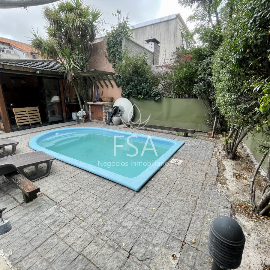 Casa ID.165 - Venta Casa 4 Dormitorios 3 Baños Piscina Parrillero Garaje Parque Batlle Montevideo St
