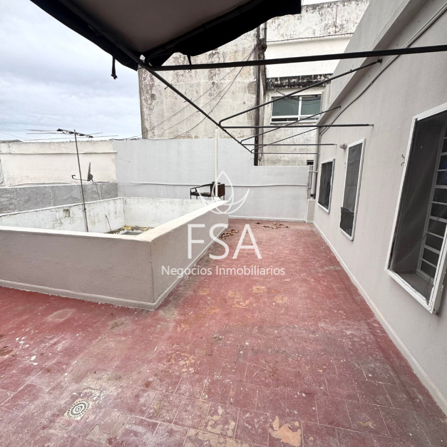 Casa ID.514 - Alquiler Casa 4 Dormitorios 2 baños Patio Estufa Buceo Montevideo E