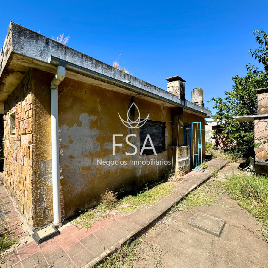 Casa ID.194 - Venta Casa 2 Dormitorios + Monoambiente con Baño para Reciclar Parrillero Las Toscas Sur Canelones G