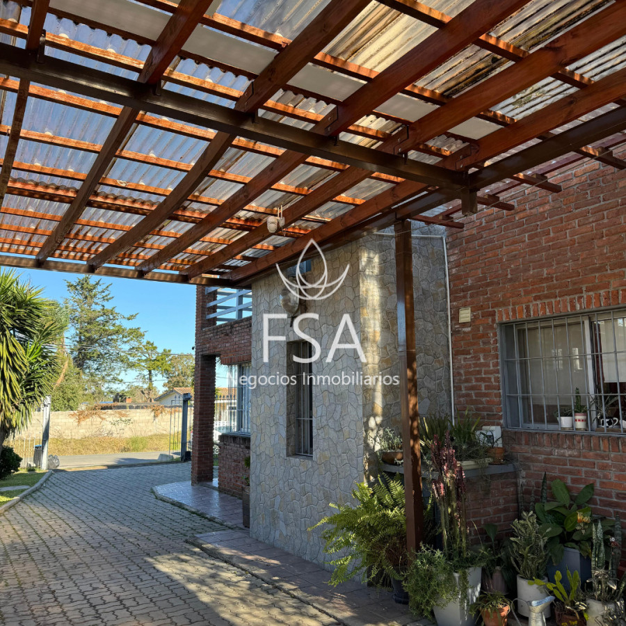Casa ID.344 - Venta Casa 3 Dormitorios Piscina Climatizada Garage Barbacoa Solymar Ciudad de la costa Canelones G