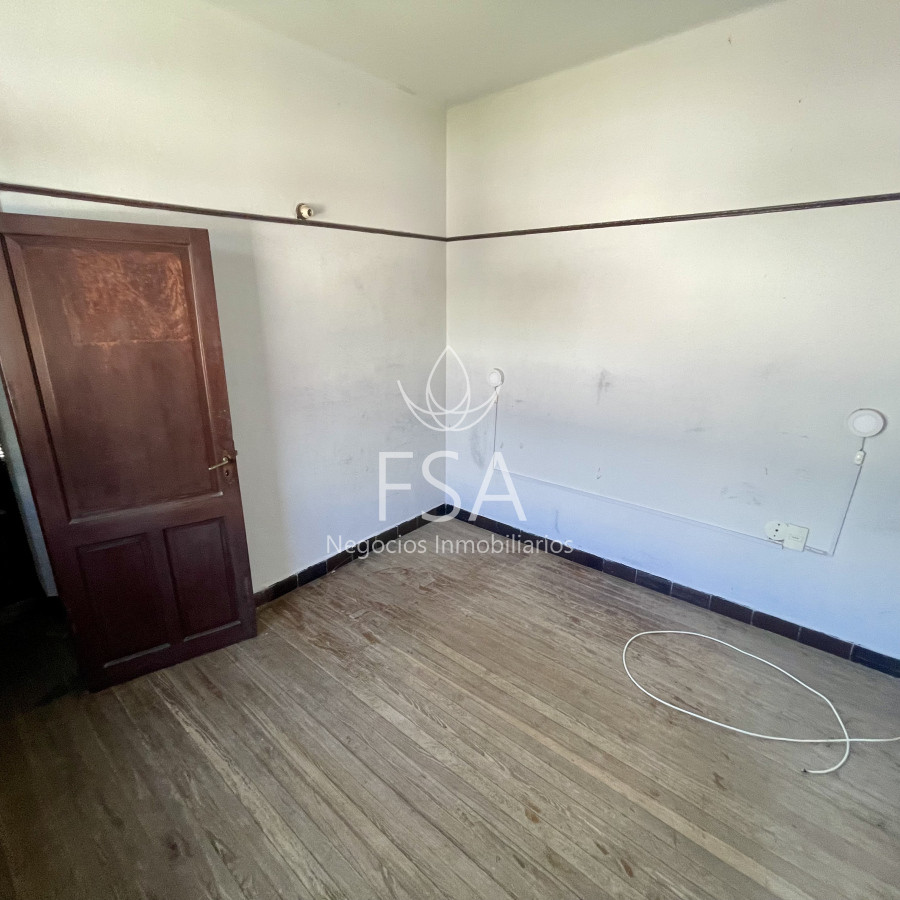 Casa ID.196 - Venta Casa PH 6 Dormitorios Garaje Malvin Montevideo St 