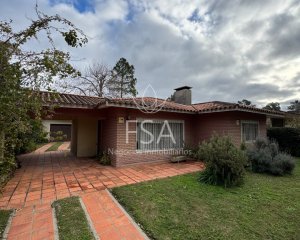 Venta Casa 2 Dormitorios Garage Parrillero Jardín Amueblada Pinares de Atlántida Canelones G