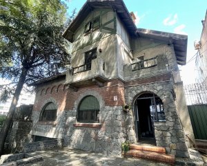 Venta Casa PH 6 Dormitorios Garaje Malvin Montevideo St