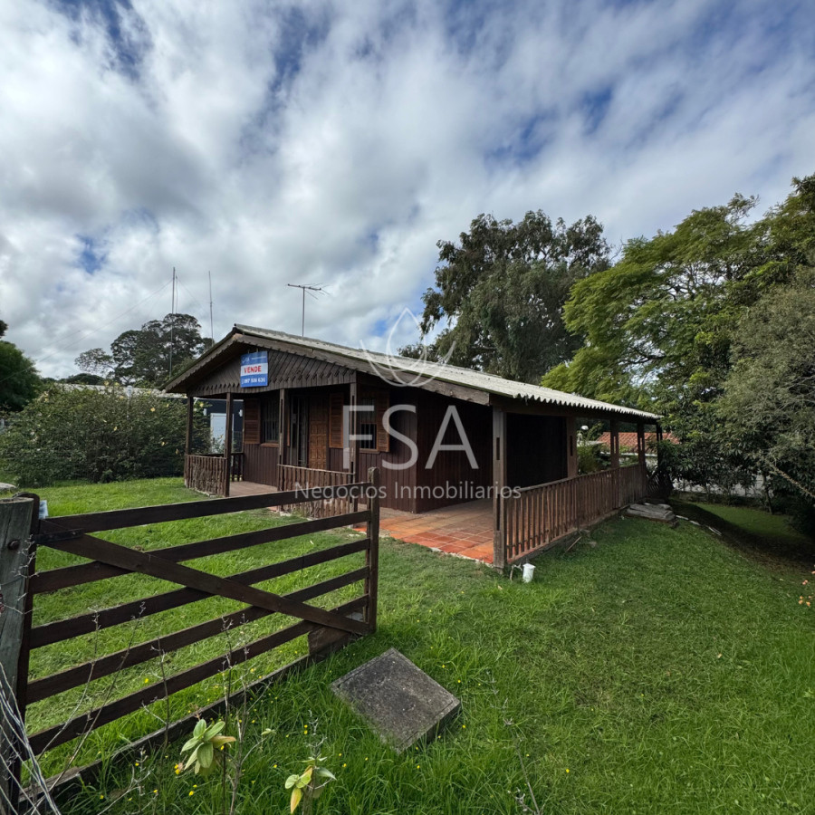 Venta Cabaña 2 Dormitorios, Cochera para 2 autos, Parrillero Playa Hermosa Maldonado G