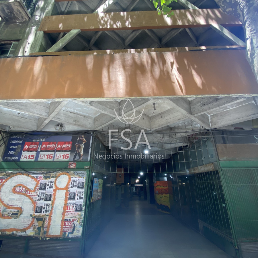 Local Comercial ID.74 - Alquiler Local Comercial Centro Montevideo Ev
